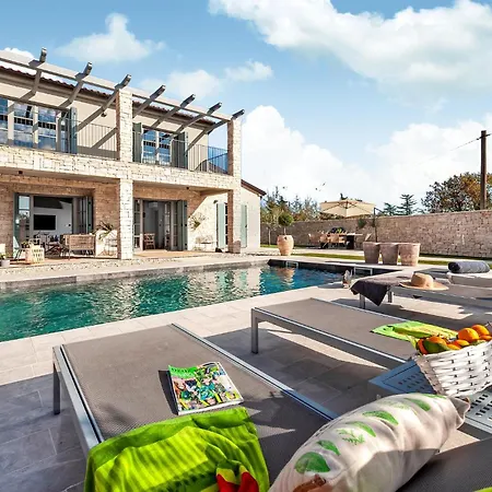 3 Bedroom Amazing In Matuhanci *